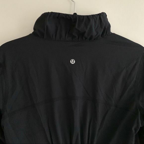 Lululemon ruched front zip up nylon jacket EUC - Picture 6 of 7